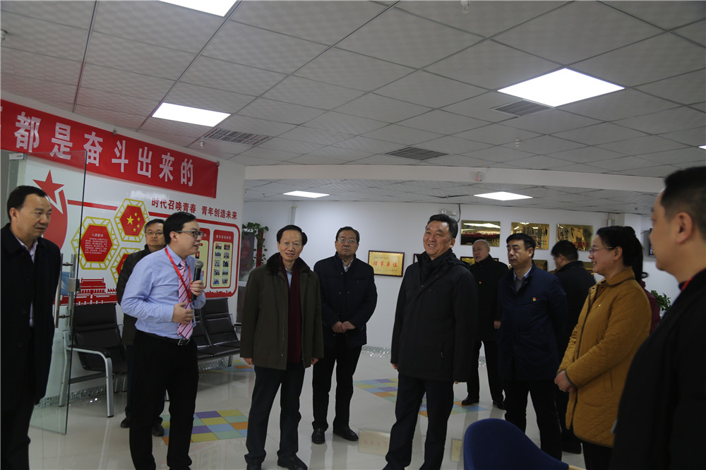 熱烈歡迎全國總工會(huì)副主席，書記處書記魏地春及省總工會(huì)王保存主席一行蒞臨安陽青峰網(wǎng)絡(luò)參觀指導(dǎo)